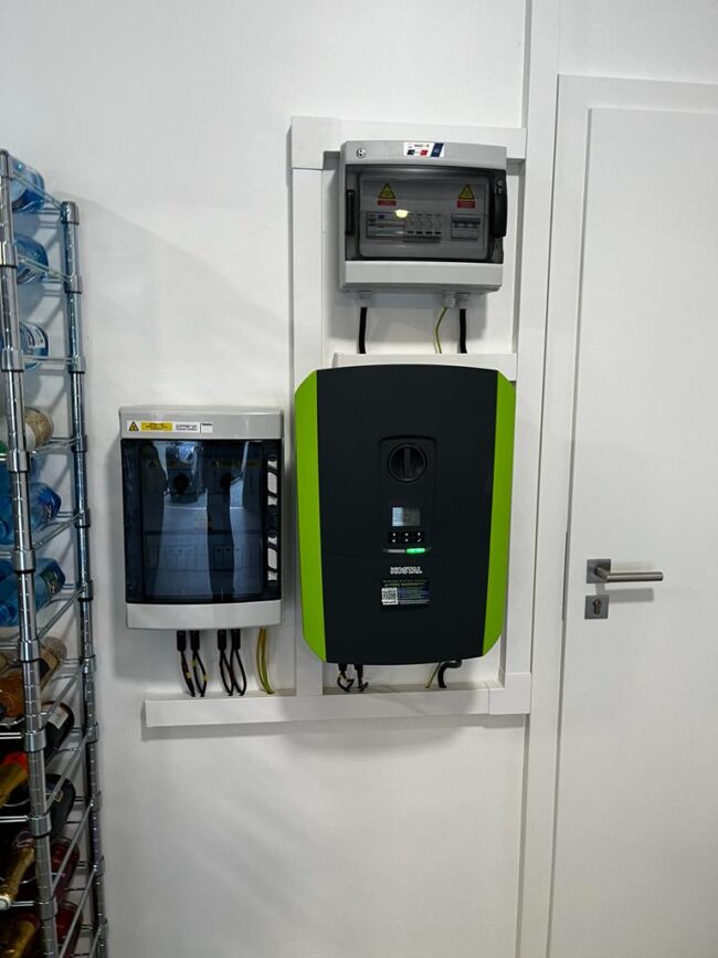 Installation photovoltaïque avec onduleur hybride Kostal