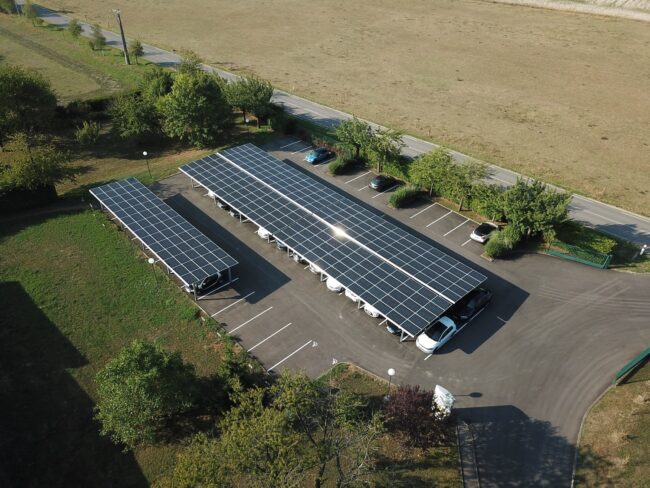 Ombière photovoltaïque sur parking