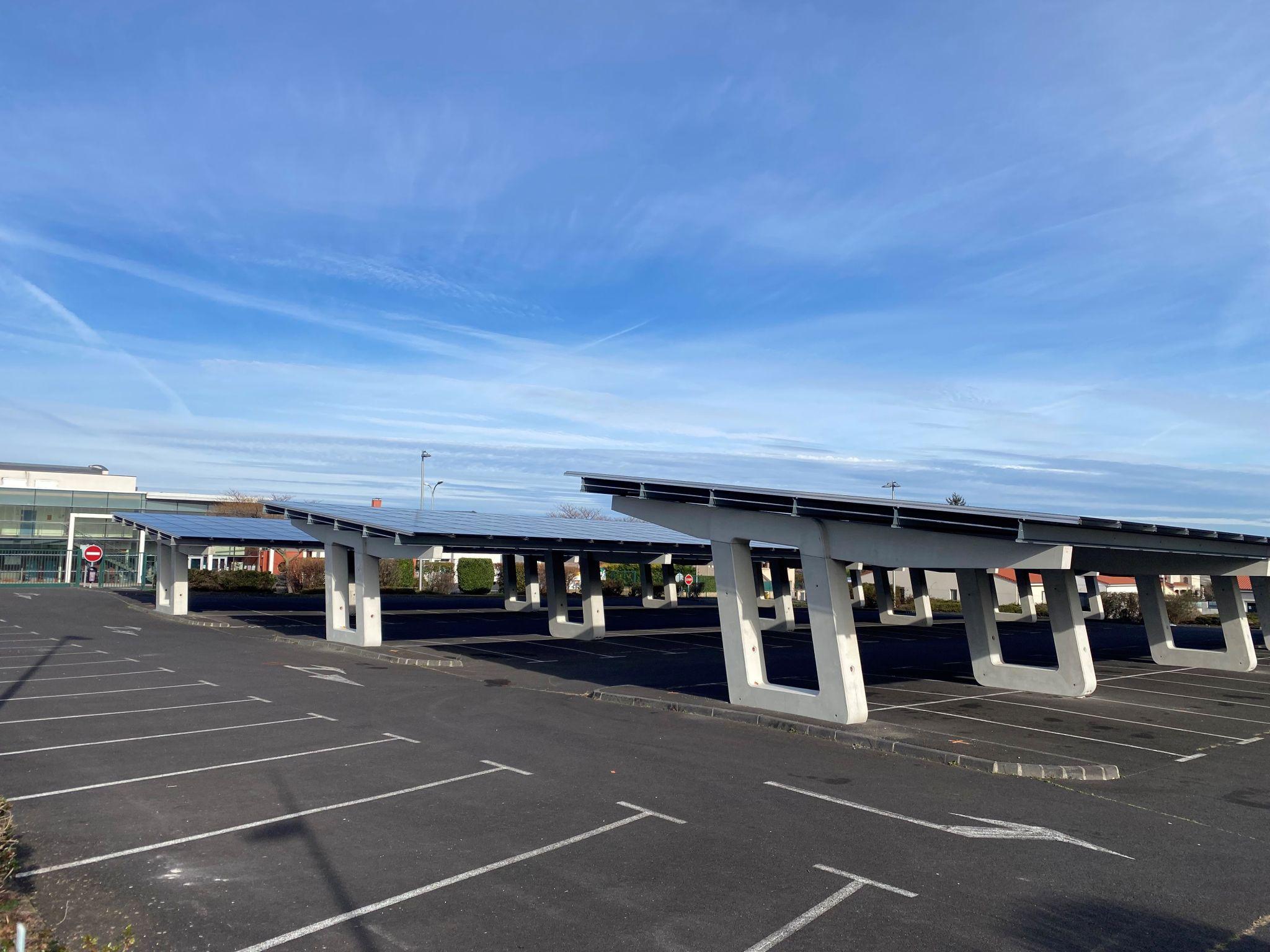 Parkings avec panneaux photovoltaïques